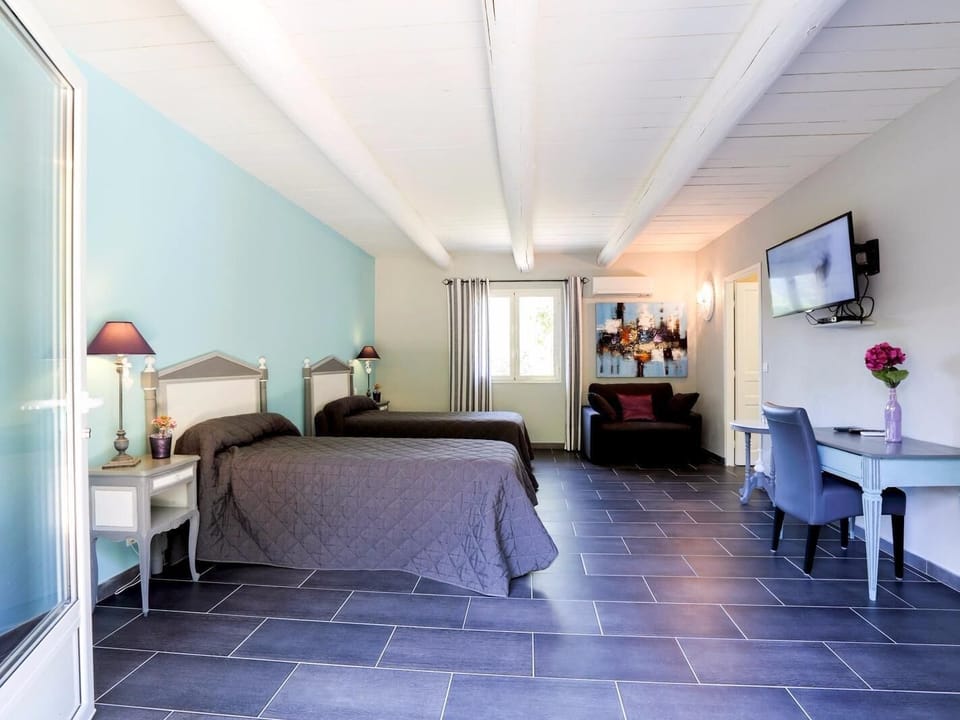 Le Pradinas Hotel in Occitanie