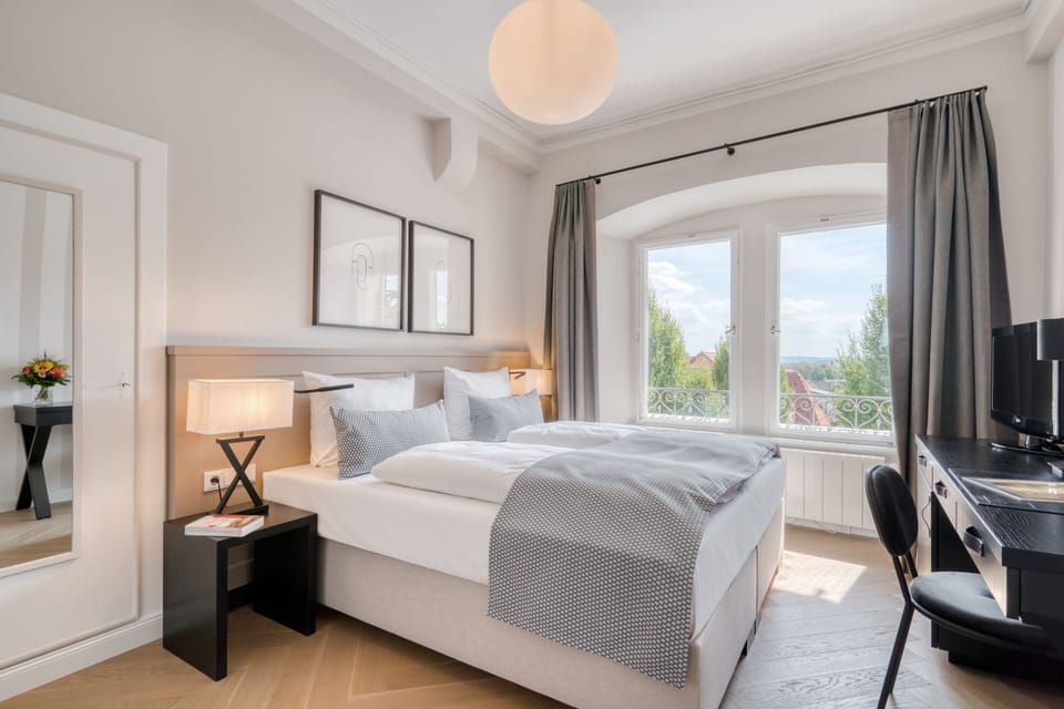 Signature Double Room | Hypo-allergenic bedding, down comforters, individually decorated