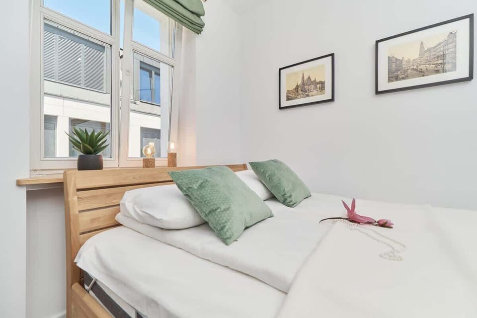 The living area's tasteful furnishings ensure a pleasant stay. 