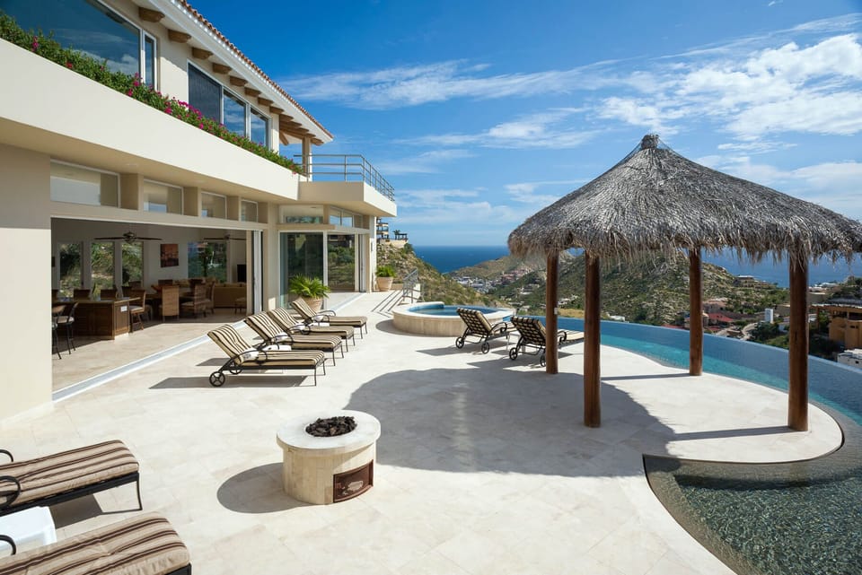 Everything you need to have the perfect Cabo vacation can be found at Villa del Mar!