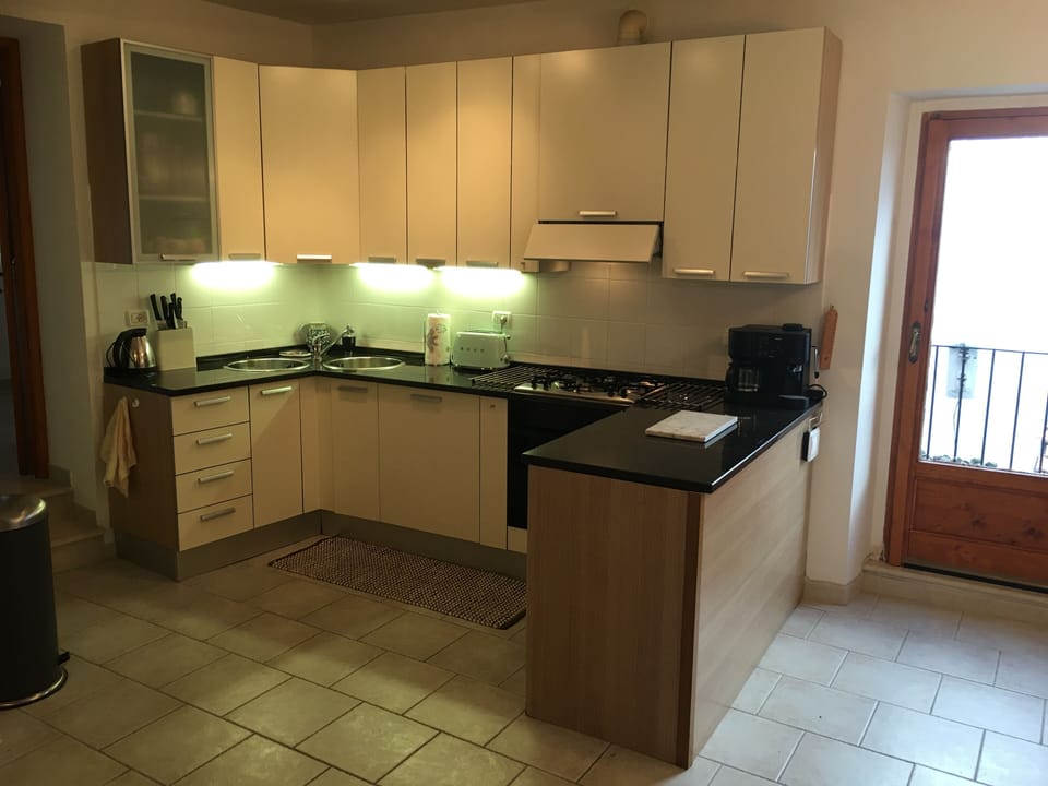 House | Private kitchen | Fridge, microwave, oven, stovetop