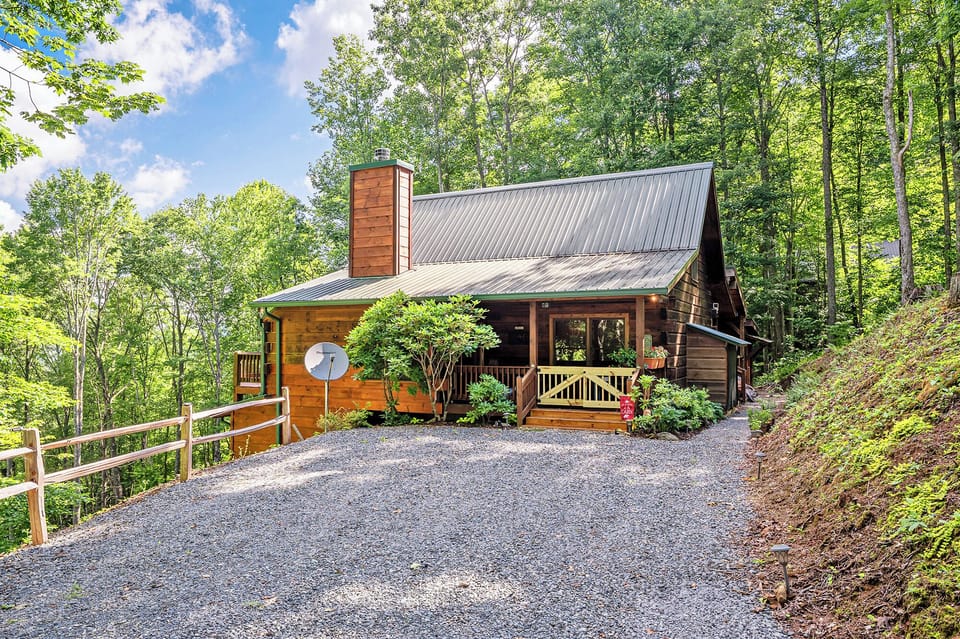 Heaven Sent Cabin Rental - Exterior