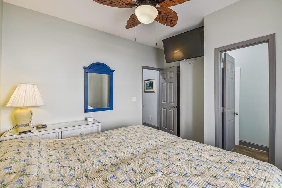 Spread the family out in this en-suite bedroom with attached bath.