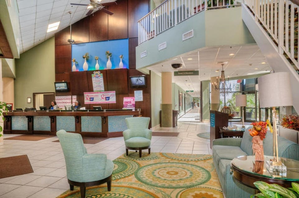 Get together with friends in the lobby and discuss dinner plans.