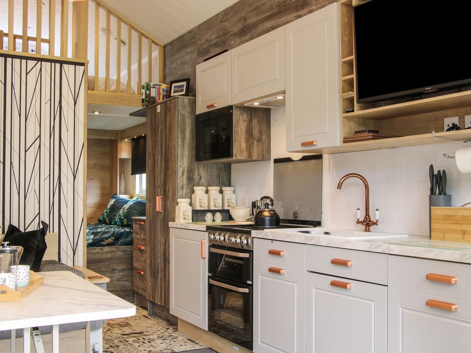 Cottage | Private kitchen | Cookware/dishes/utensils