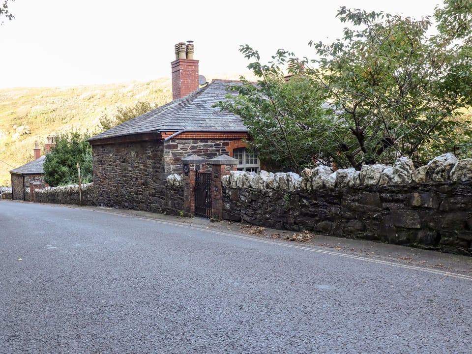 Cottage | Interior