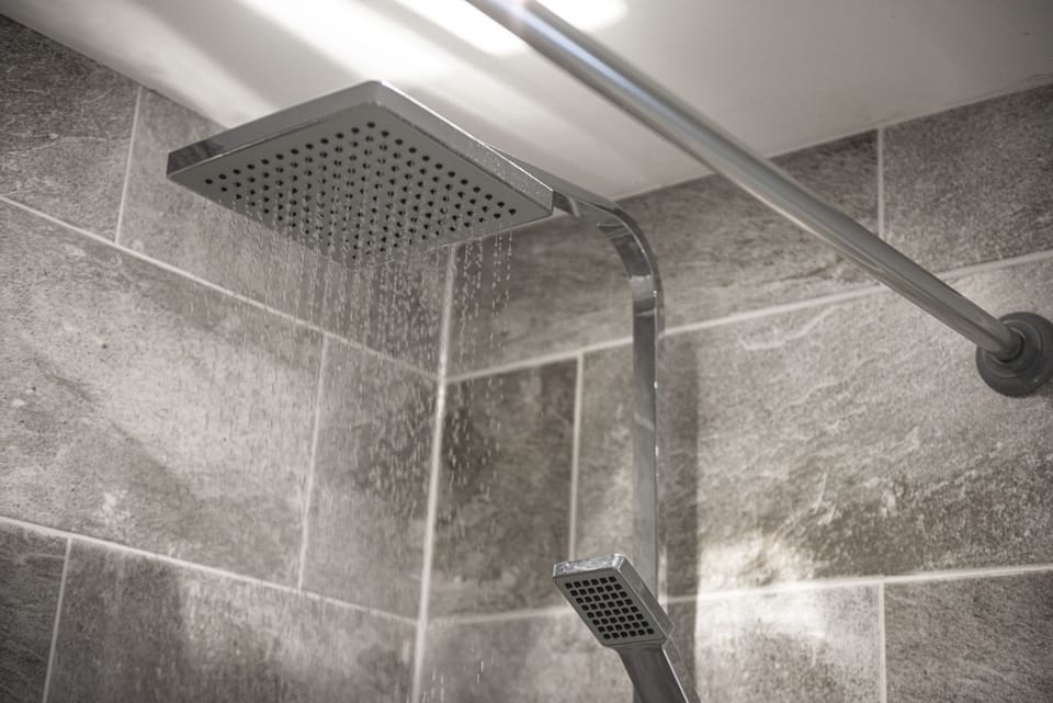 Rainfall Shower -Aval Dor Barn