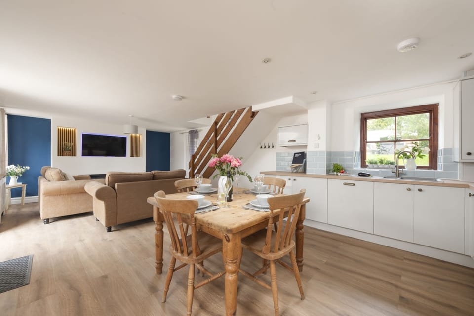 Dining table with seating for four - The Old Hay Barn