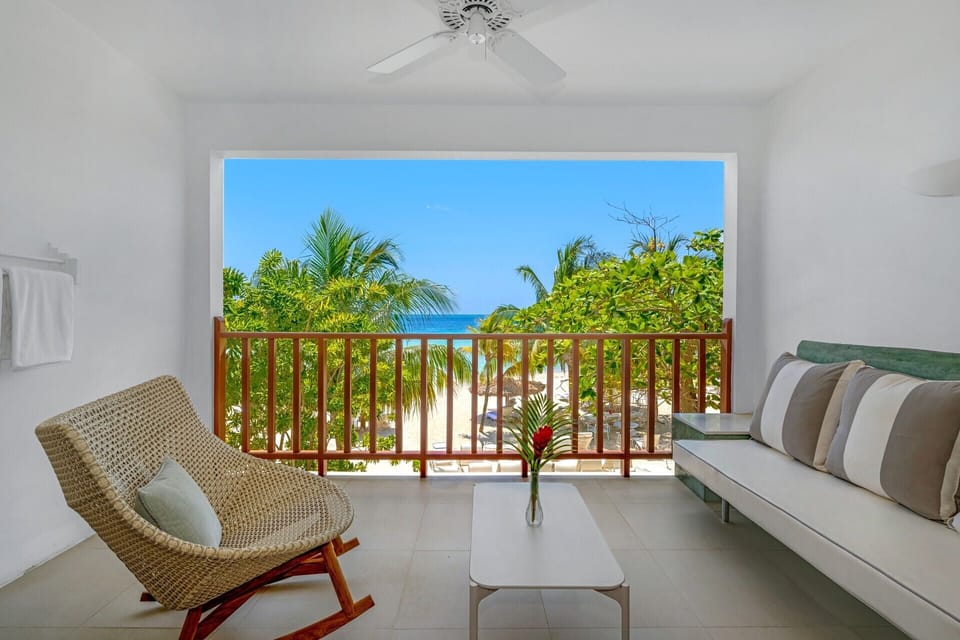 Beachfront Verandah Suite | Premium bedding, minibar (free items), in-room safe, desk