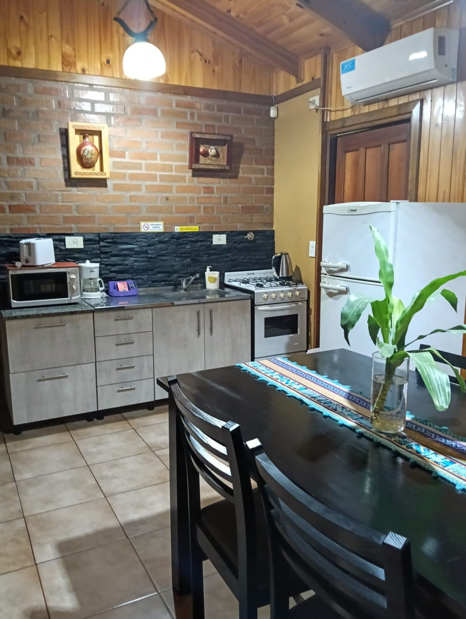 Standard Cabin | Private kitchen | Full-size fridge, microwave, oven, stovetop