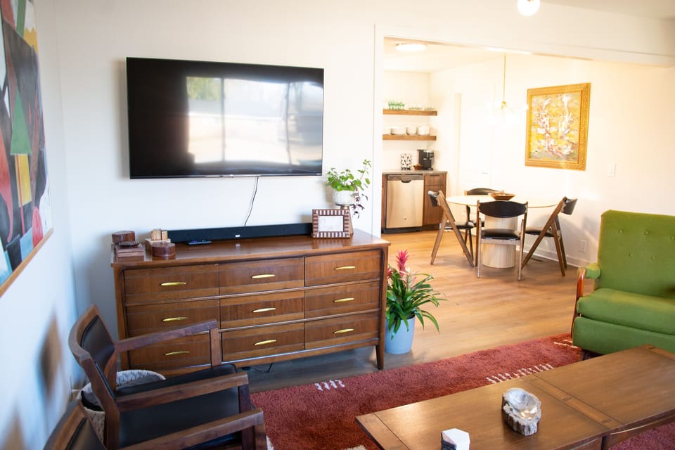 Roku TV - Stream to your heart's content w/ Cox Gigablast Internet
