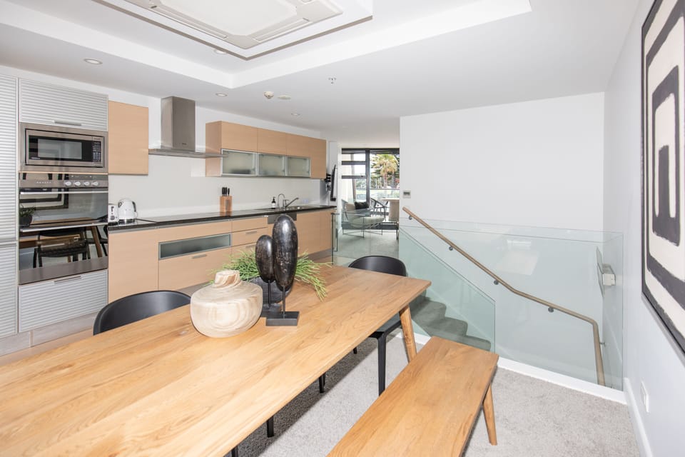 Dinning & Kitchen