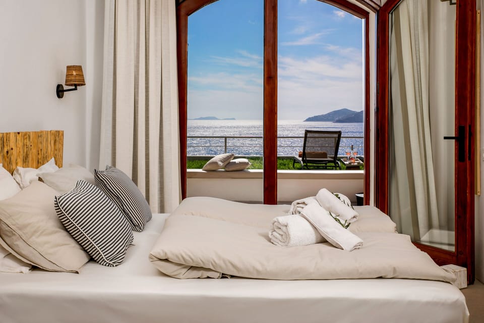 Honeymoon Suite | 1 bedroom, premium bedding, in-room safe, individually decorated