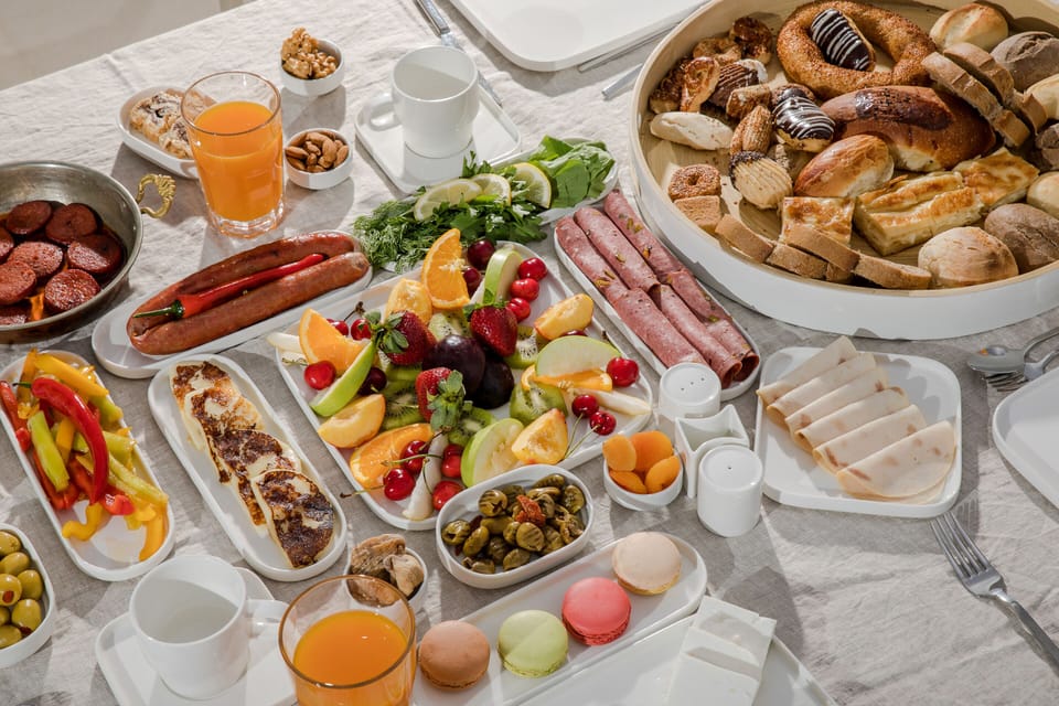 Daily local cuisine breakfast for a fee