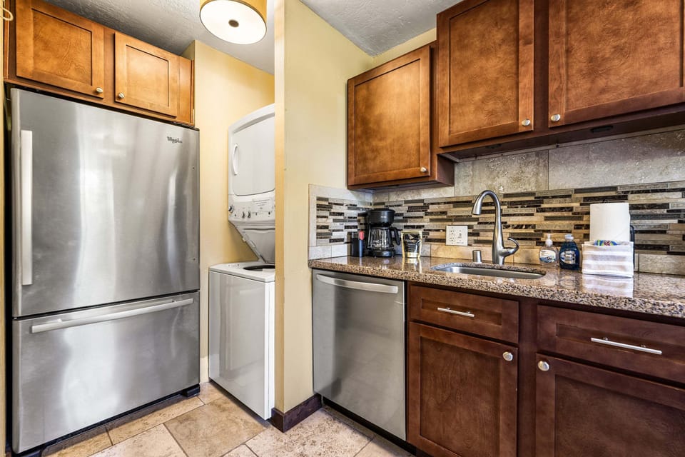 Full sized washer/dryer in unit!