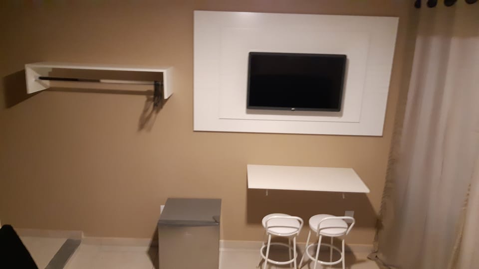 Basic Room | Television