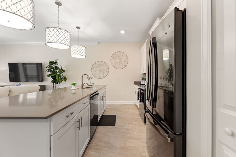 Fully-equipped kitchen with counter-top