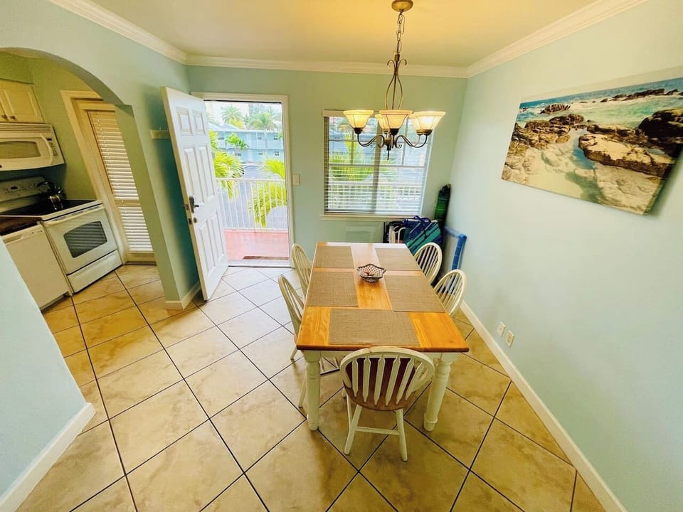 Entrance, Dining & Kitchen