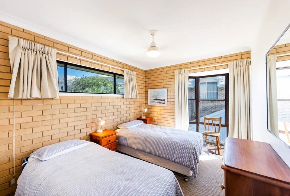 Bedroom 2 has 2 single beds
