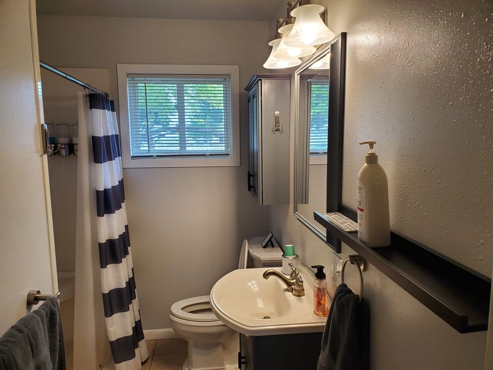Main bathroom