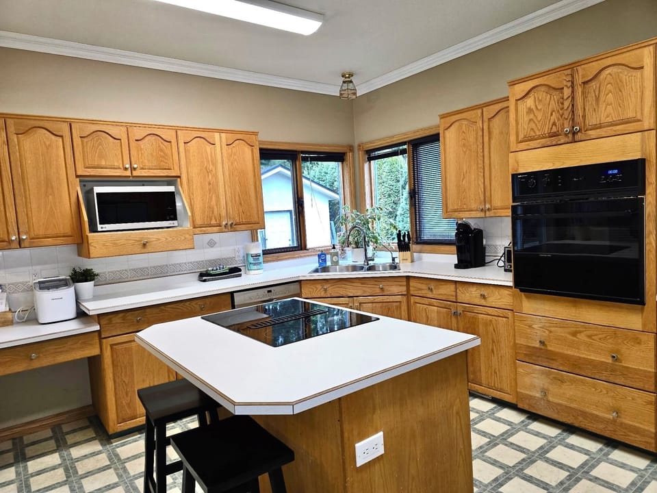Fully stocked kitchen.