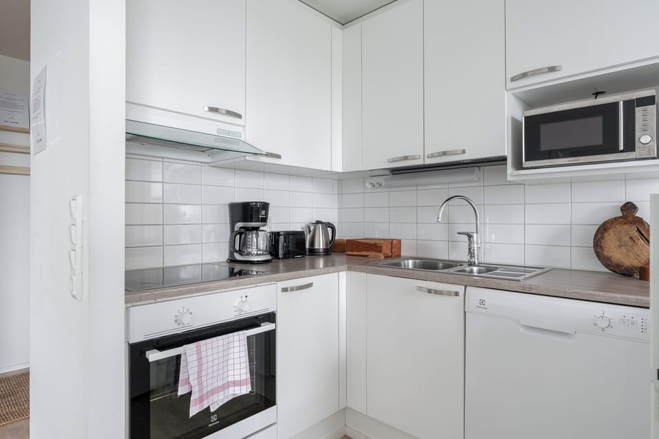 Exclusive Apartment | Private kitchen | Microwave, oven, stovetop, dishwasher