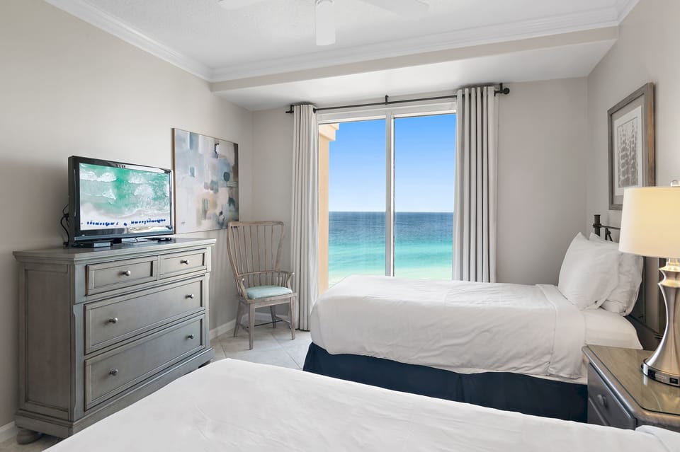 Guest Bedroom- Two Twin Beds
