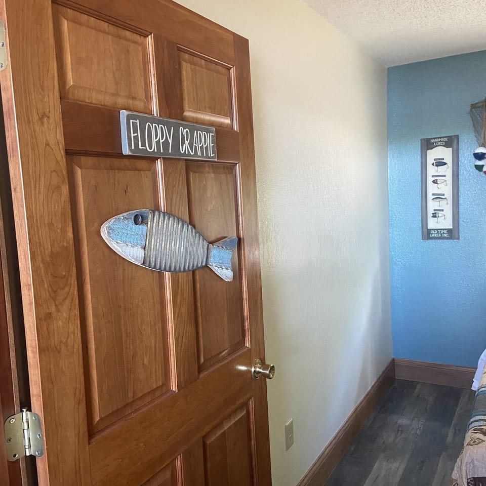 Floopy Crappie guest bedroom 1st floor
