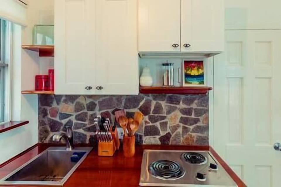 Studio kitchenette (3)