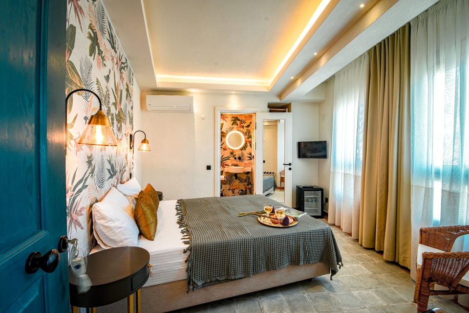 Deluxe Double Room | Minibar, free WiFi, bed sheets