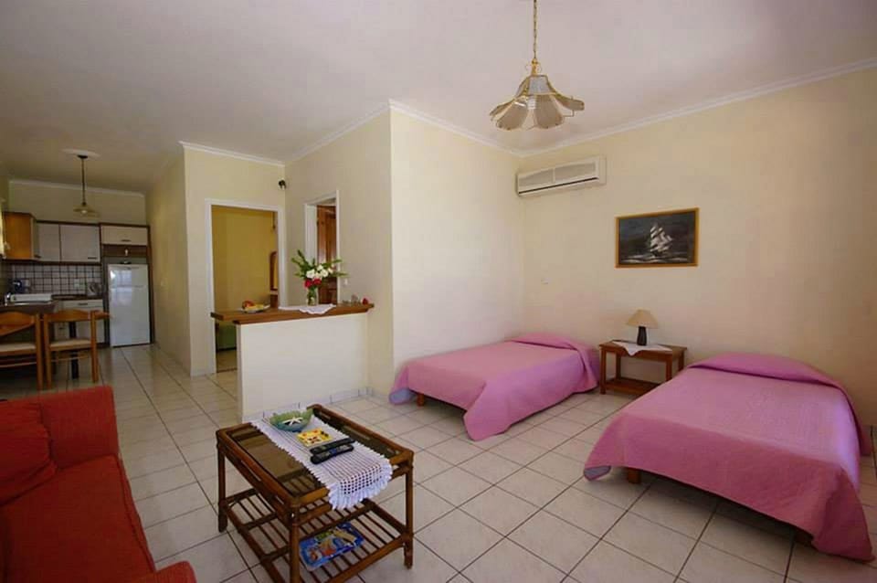 Apartment, 1 Bedroom, Smoking, Balcony | Hallway