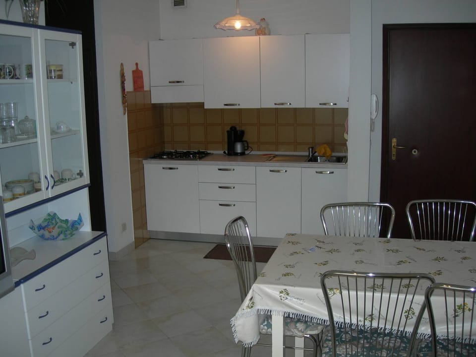 Apartment, 1 Bedroom, Balcony | Interior