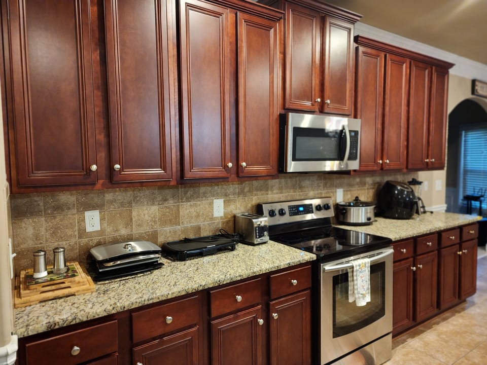 Kitchen with many amenities!