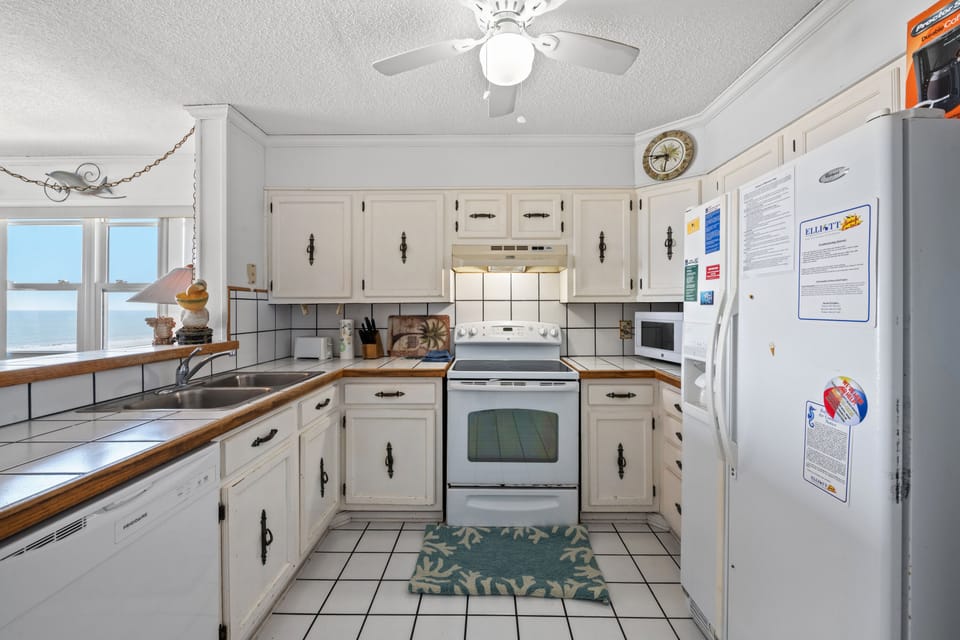 A fully stocked kitchen makes meal preparation a breeze.