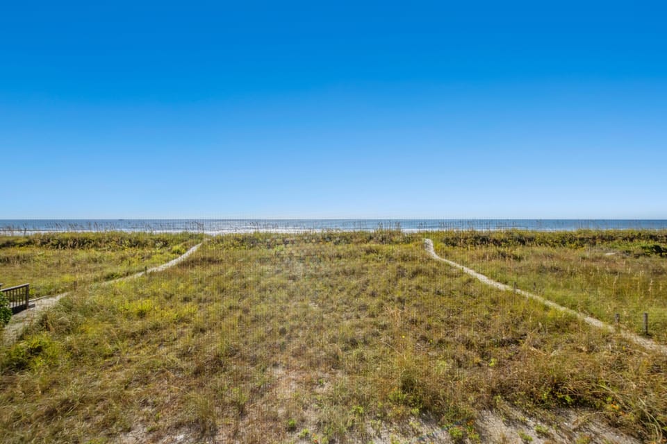 Let your eyes absorb the blue of the sky & sea in endless views.