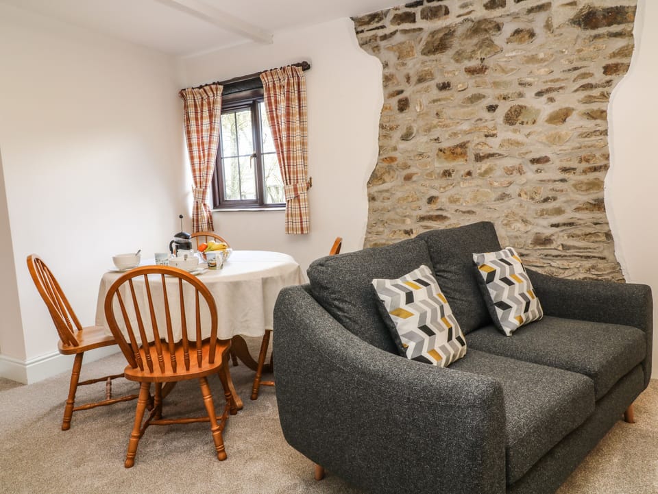 Cottage | Living area | Fireplace