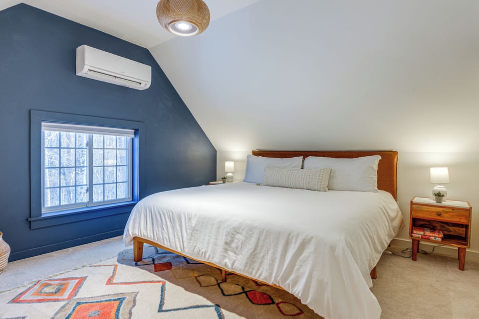 Bedroom 1 | King Bed | Linens