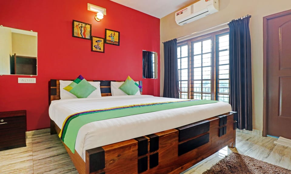 Standard Room | Desk, iron/ironing board, rollaway beds, bed sheets