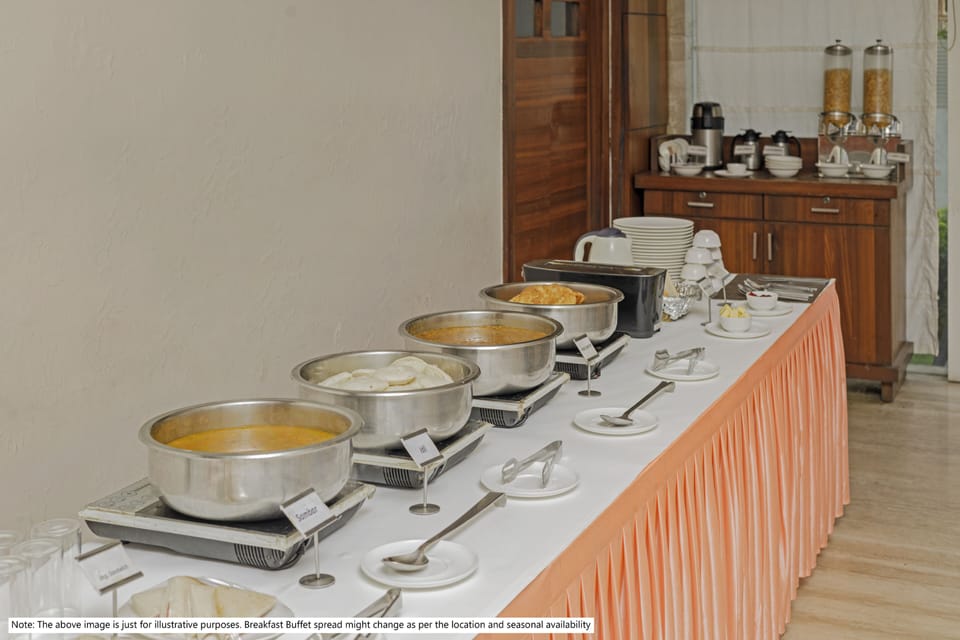 Treebo Avyukta Stay, 1.5 km to Madikeri Fort Hotel in Madikeri