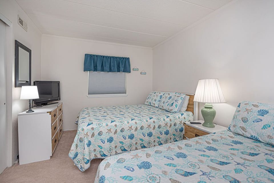 QUEEN-AND-DOUBLE-BEDROOM