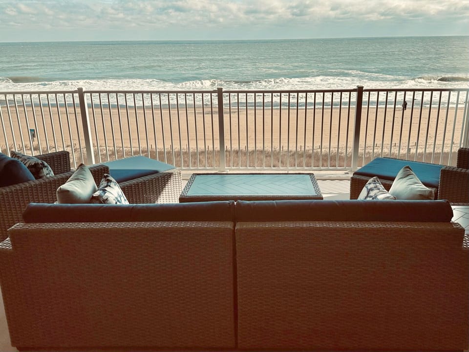 CALYPSO-420-BALCONY-VIEW