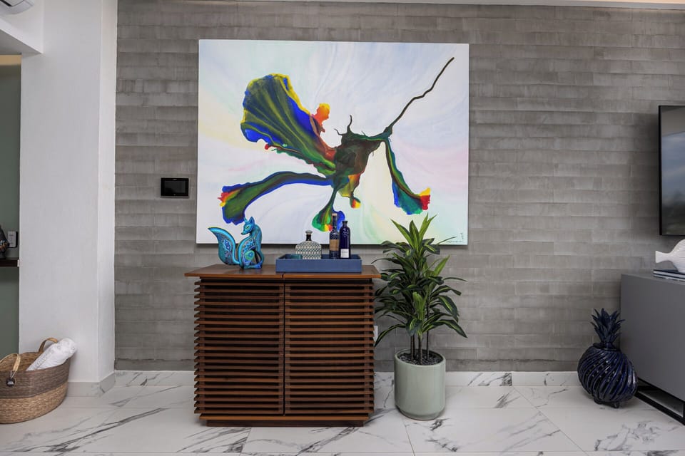 Living Room — Bar station