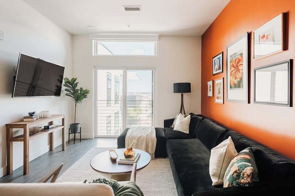 Living area with sectional lounge