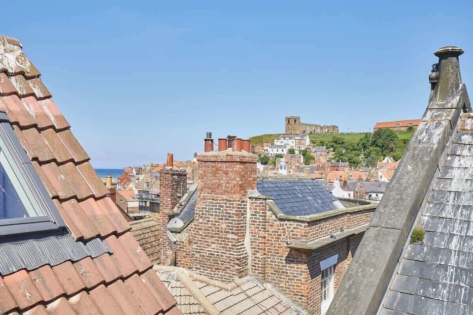Cosy Coastal @ Golden Lion Apartments, Whitby - Stay North Yorkshire