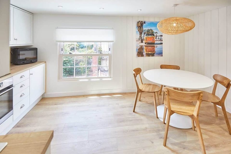 Cosy Coastal @ Golden Lion Apartments, Whitby - Stay North Yorkshire