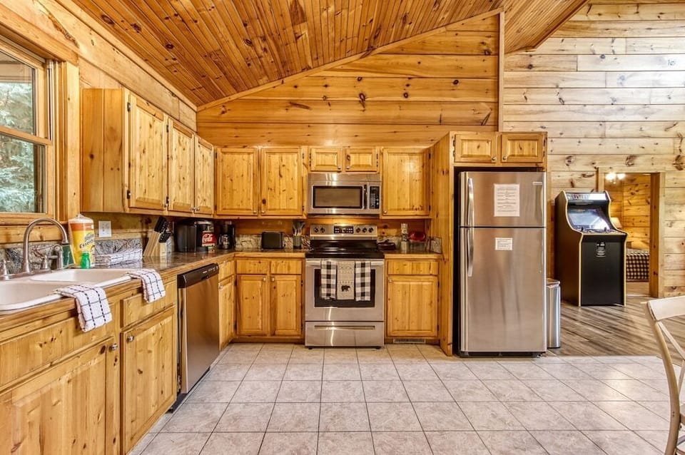 Willow Heights Lodge's fully equipped kitchen