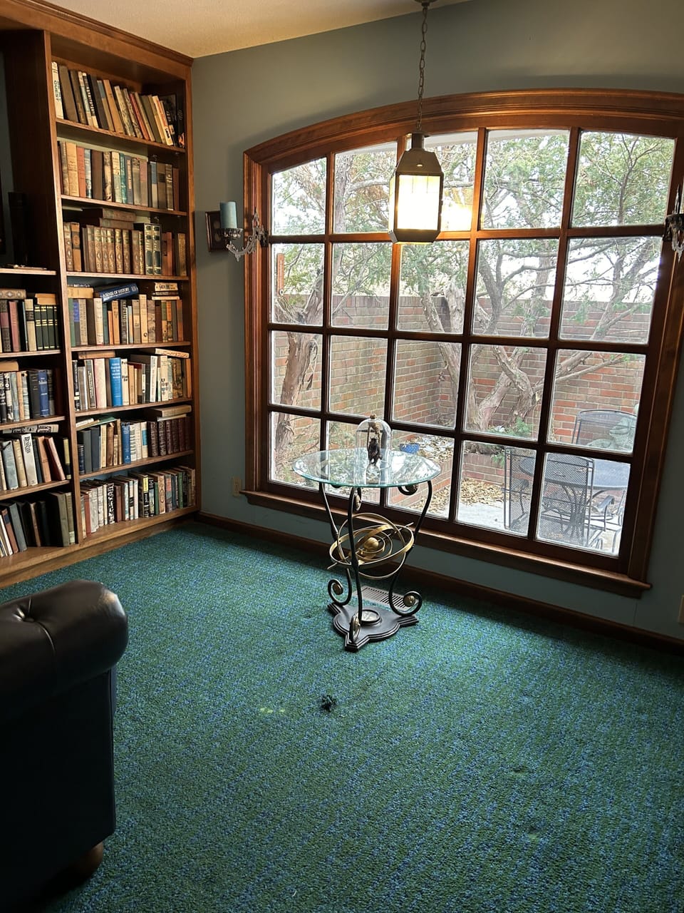 Captain's Quarters Library