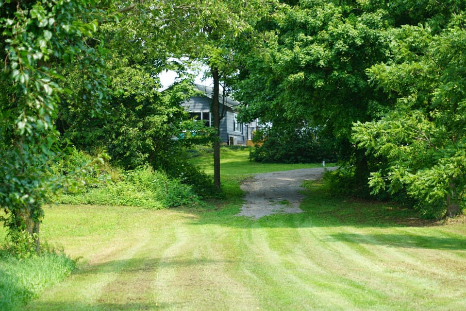 Approaching cottage