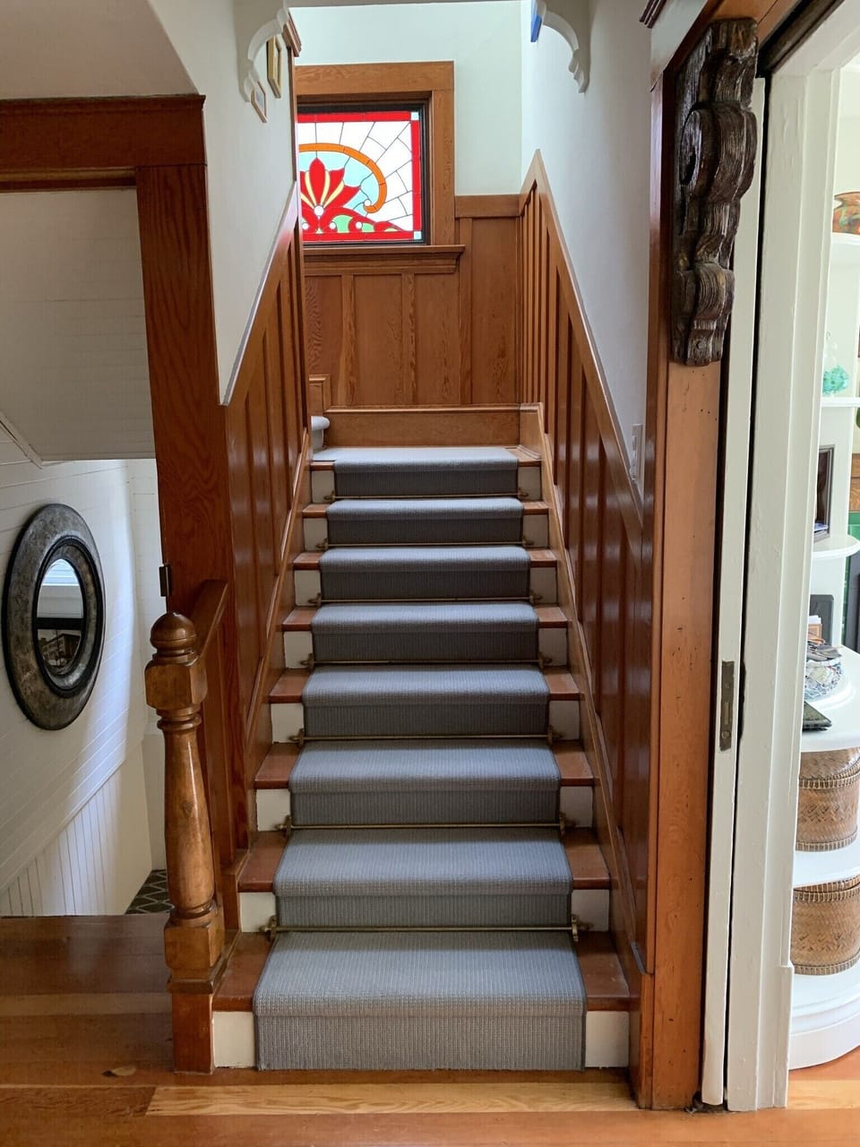 Staircase to upstairs and basement 