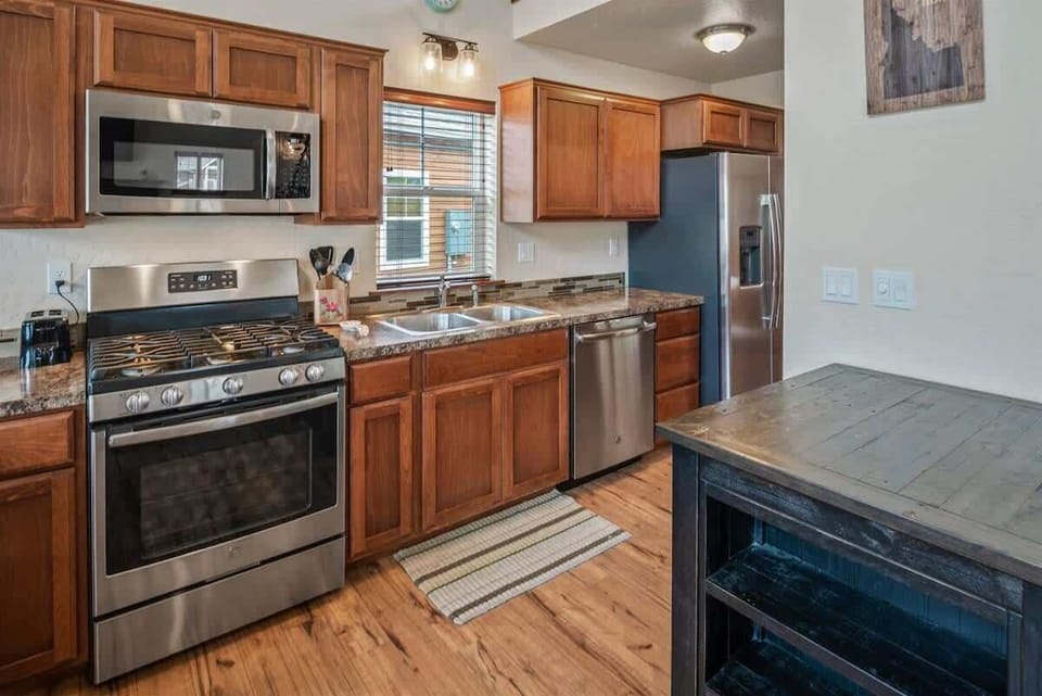 Well stocked kitchen 